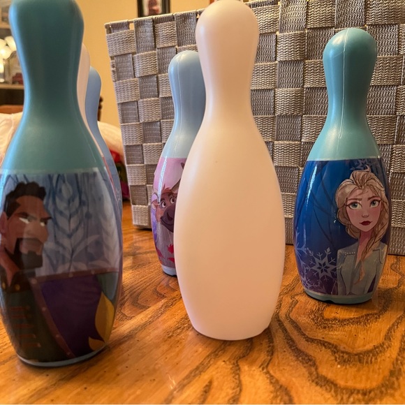 Frozen bowling set - Picture 2 of 3